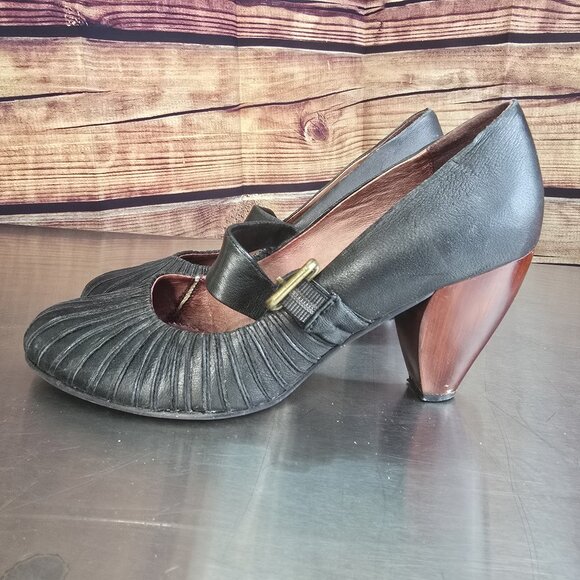 Miette Mary Jane Pump- size 10 - Picture 3 of 7